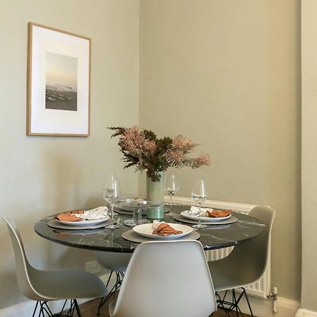 Chic 1 Bedroom Apartment In Bloomsbury, Sleeps 4 런던 외부 사진