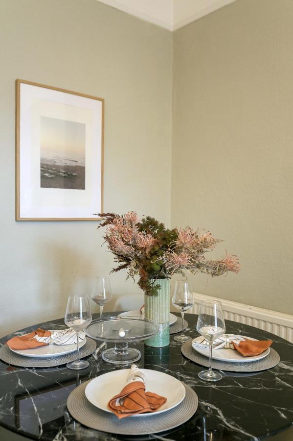 Chic 1 Bedroom Apartment In Bloomsbury, Sleeps 4 런던 외부 사진
